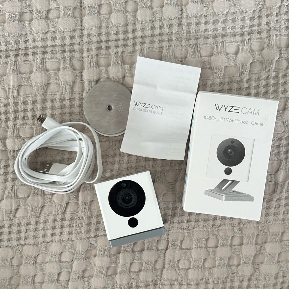 Wyze Cam V2 1080p HD Indoor Camera